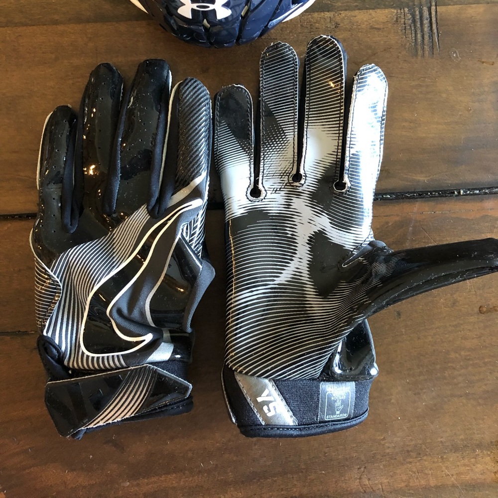 Youth football gloves and chin strap